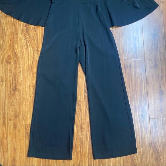 NWT New Nasty Gal Women's Black Deep V Neck Cape Straight Leg Jumpsuit Size 4 - Picture 6 of 16